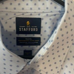 Mens long sleeve casual/dress shirt. Neck size 18, regular fit.